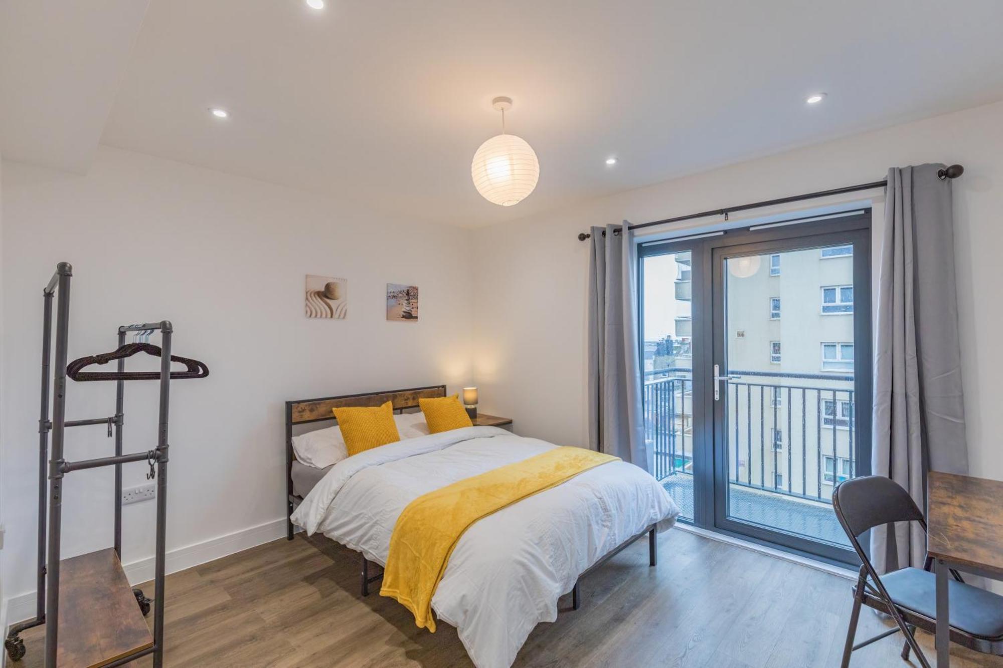Central 2 Bed 2 Bath Apartment Near Brighton College, Beach, Hospital - Long Stay Offers Buitenkant foto