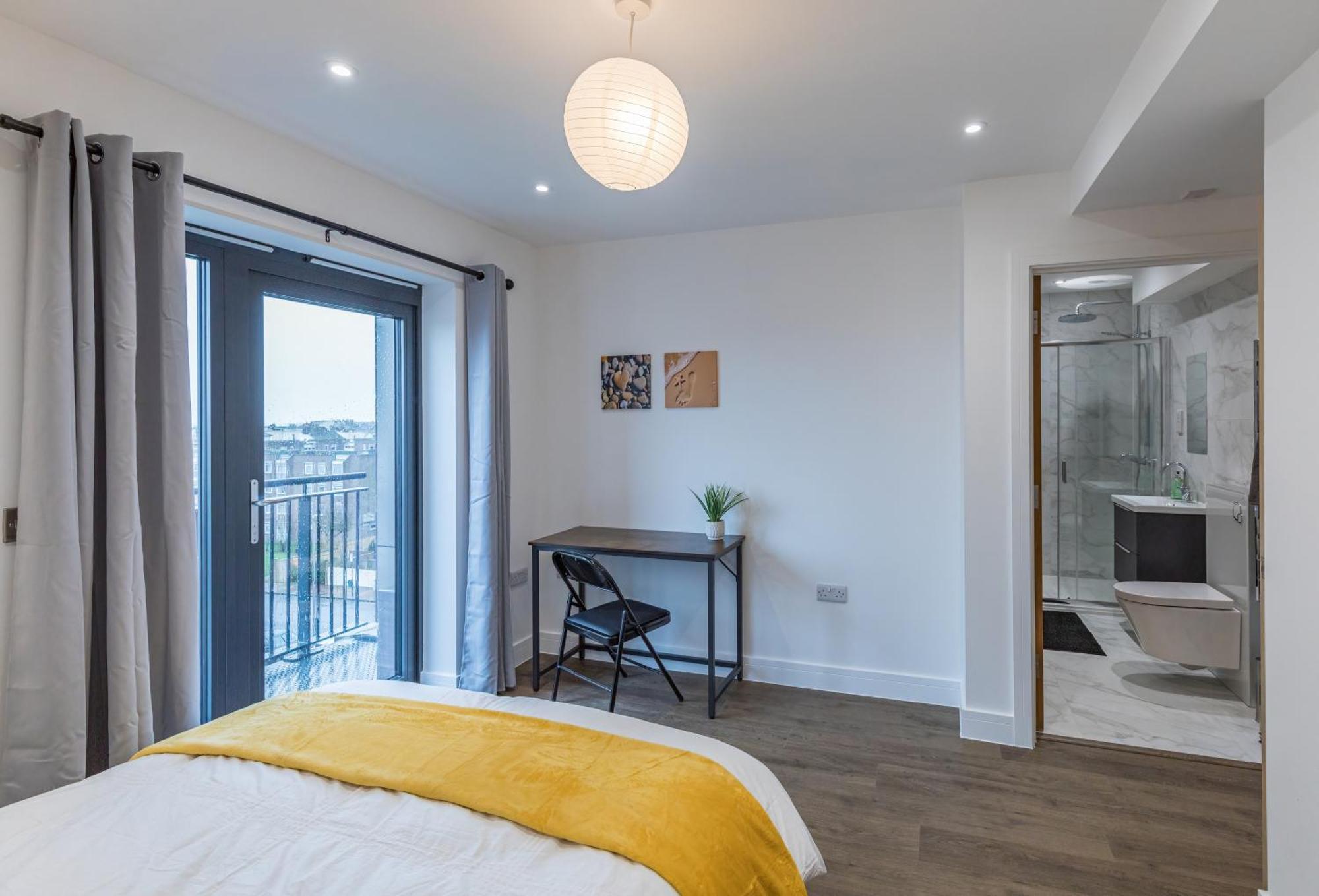 Central 2 Bed 2 Bath Apartment Near Brighton College, Beach, Hospital - Long Stay Offers Buitenkant foto