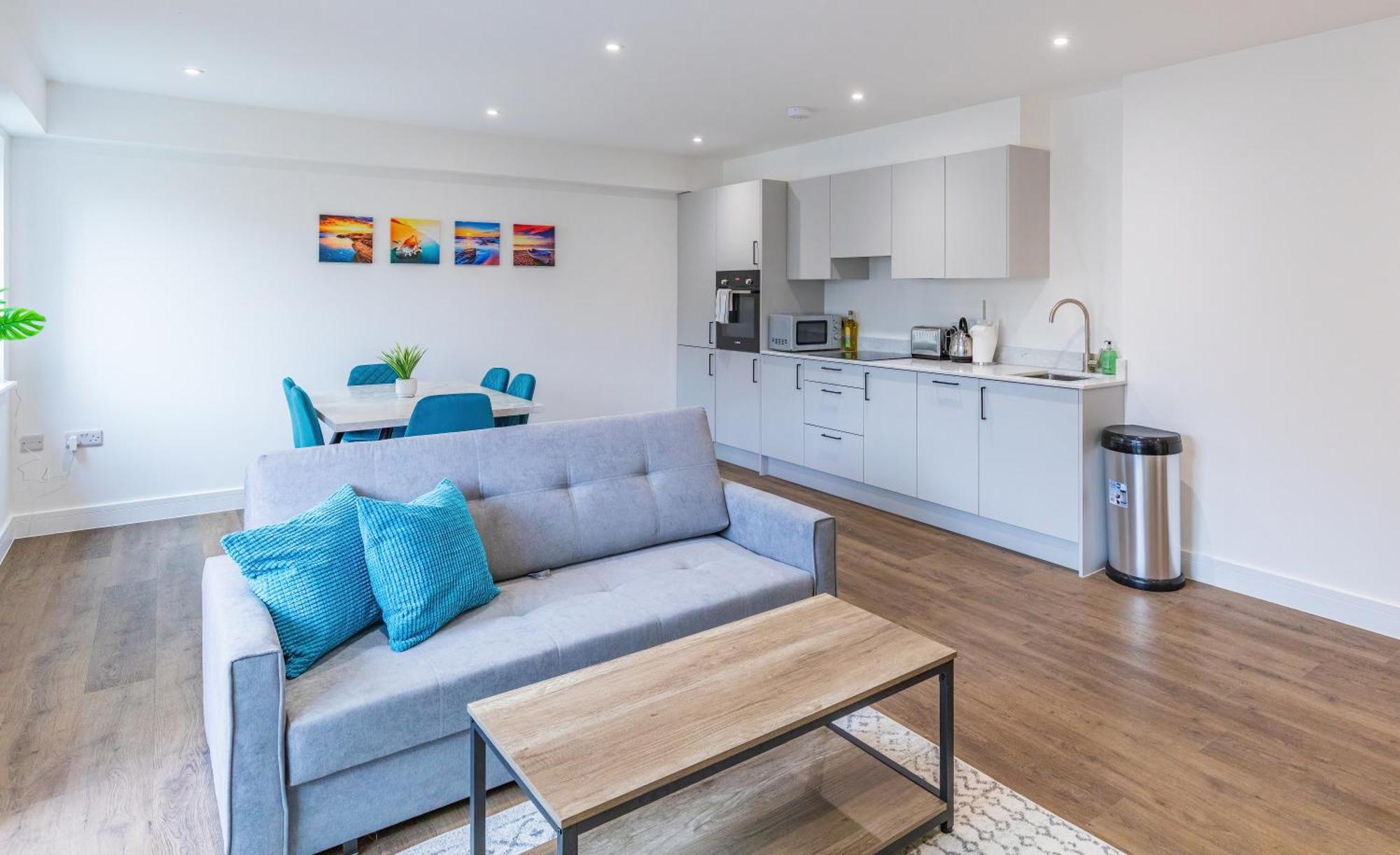 Central 2 Bed 2 Bath Apartment Near Brighton College, Beach, Hospital - Long Stay Offers Buitenkant foto
