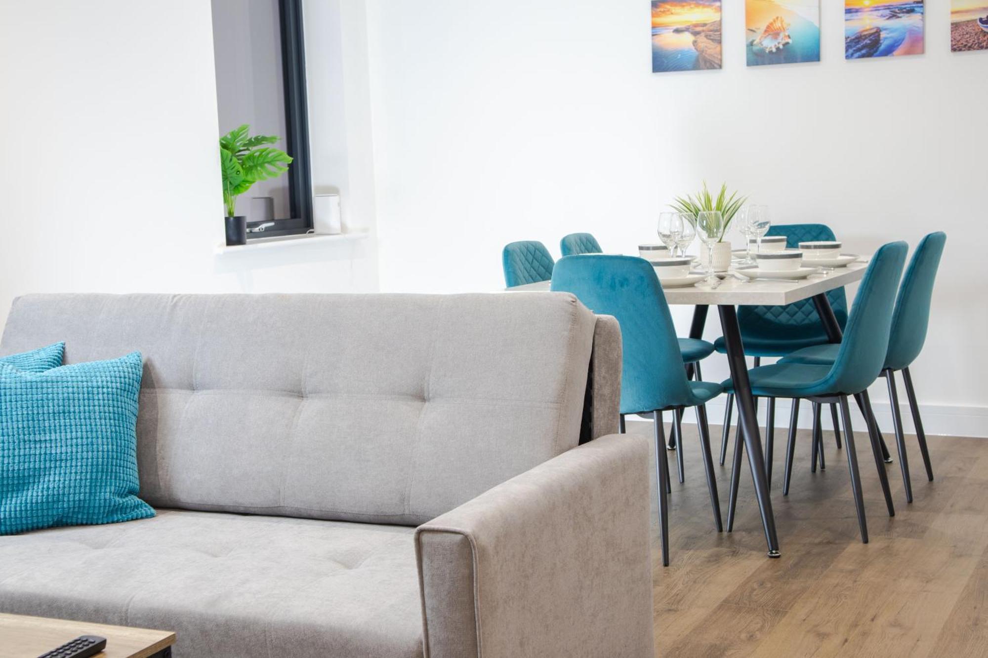 Central 2 Bed 2 Bath Apartment Near Brighton College, Beach, Hospital - Long Stay Offers Buitenkant foto