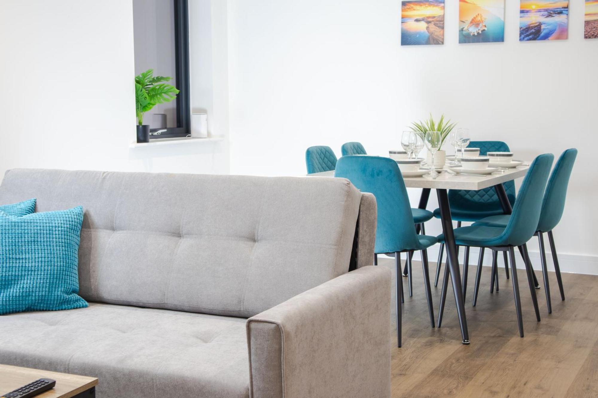 Central 2 Bed 2 Bath Apartment Near Brighton College, Beach, Hospital - Long Stay Offers Buitenkant foto