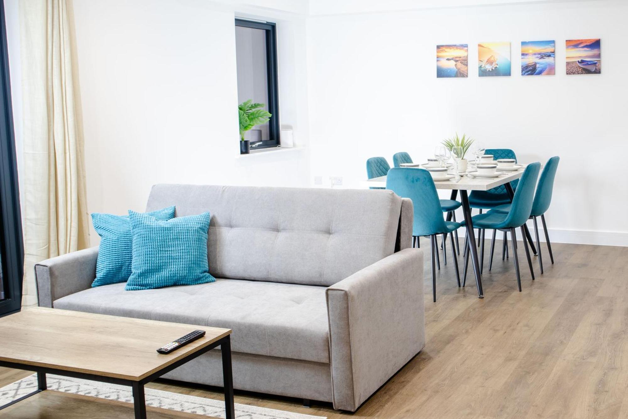 Central 2 Bed 2 Bath Apartment Near Brighton College, Beach, Hospital - Long Stay Offers Buitenkant foto