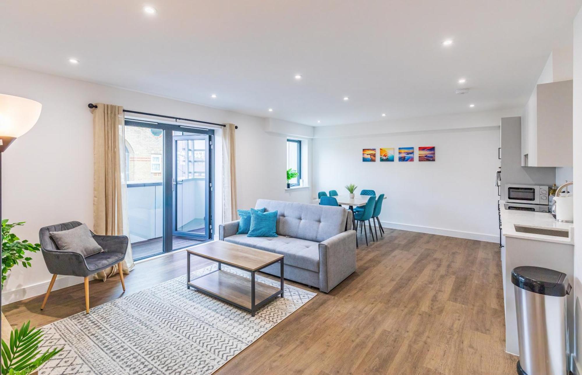 Central 2 Bed 2 Bath Apartment Near Brighton College, Beach, Hospital - Long Stay Offers Buitenkant foto